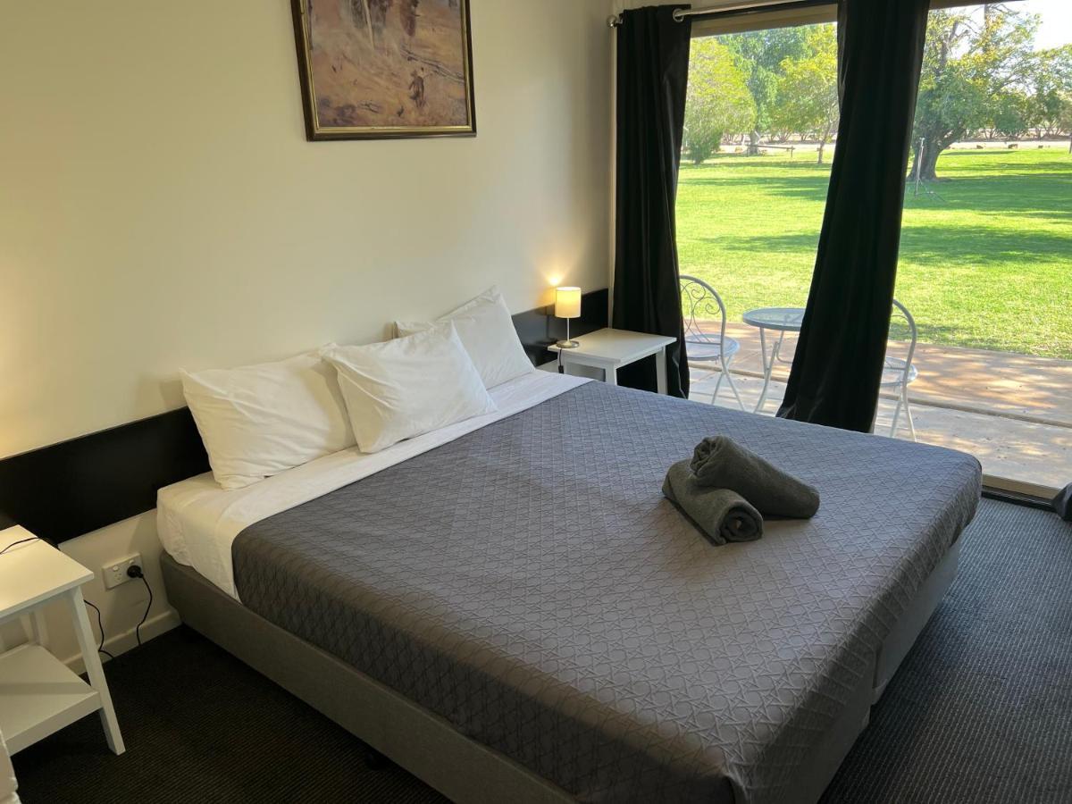 Jumbuck Motor Inn - Pool - Pet Friendly Section - King Beds Longreach Exterior photo