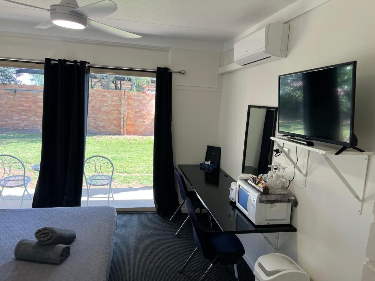 Jumbuck Motor Inn - Pool - Pet Friendly Section - King Beds Longreach Exterior photo
