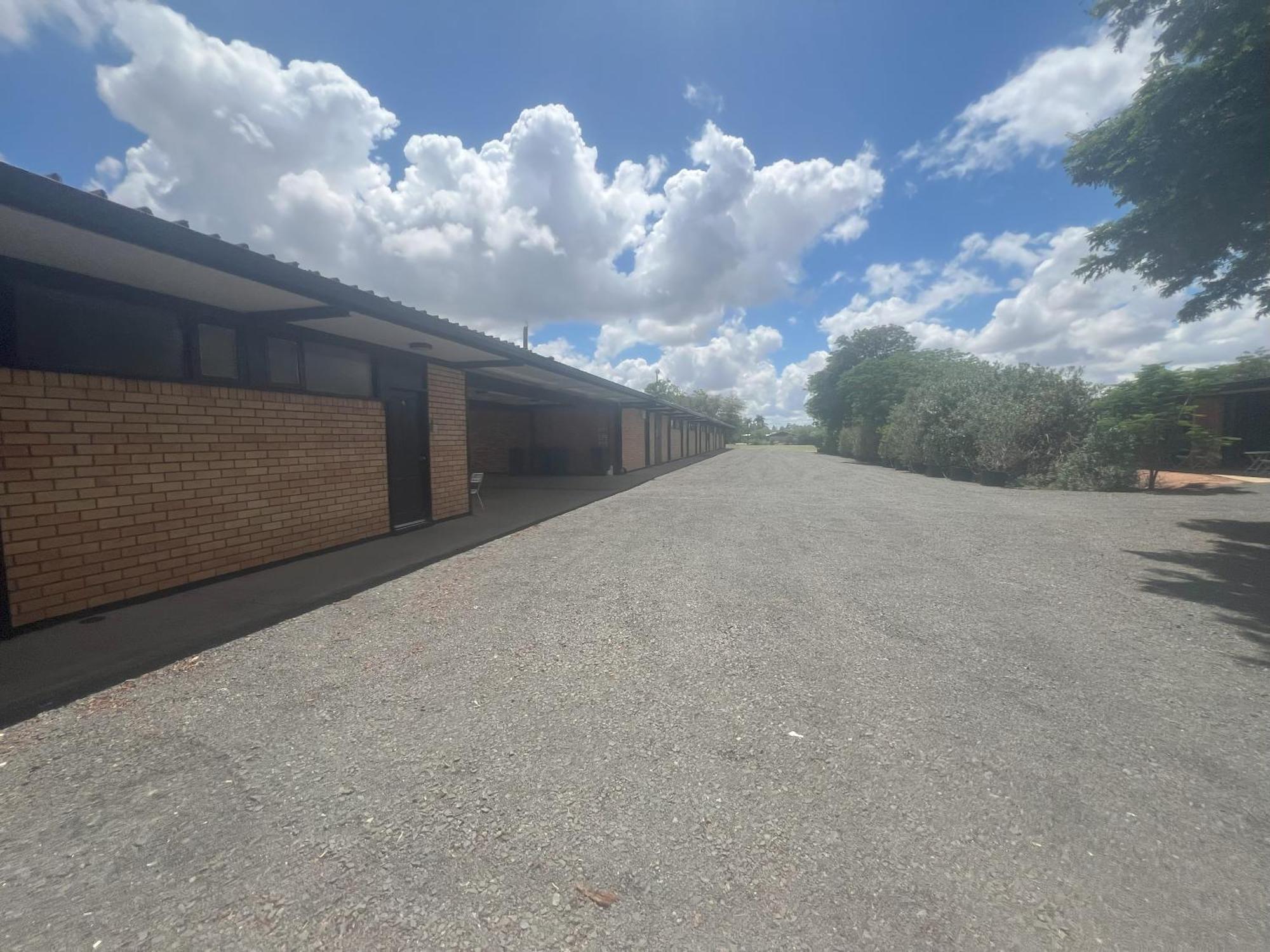 Jumbuck Motor Inn - Pool - Pet Friendly Section - King Beds Longreach Exterior photo