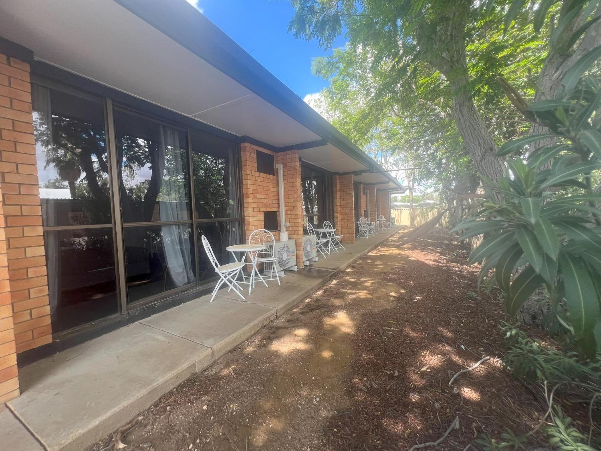 Jumbuck Motor Inn - Pool - Pet Friendly Section - King Beds Longreach Exterior photo